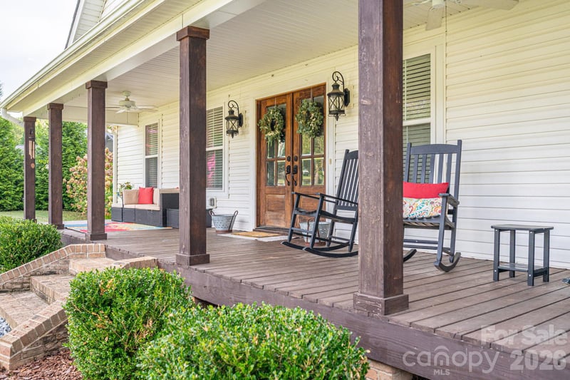 203 Dayton Rd, Dallas, NC 28034
