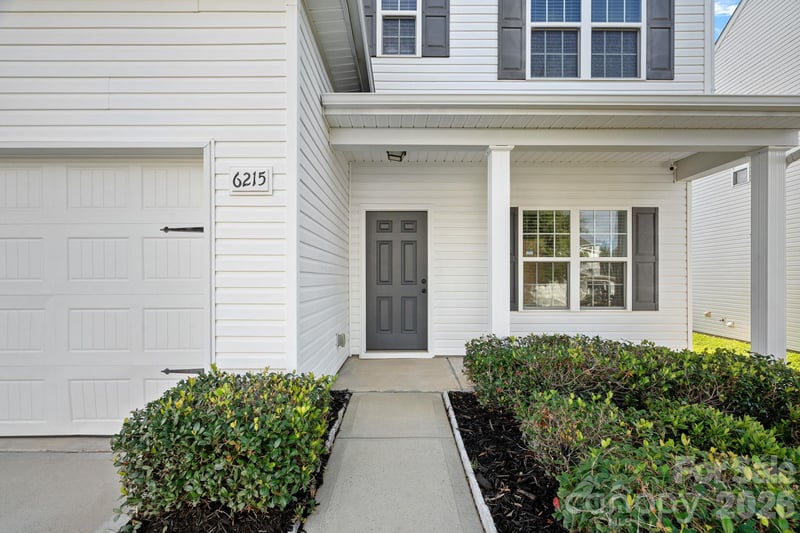 6215 Paw Village Rd, Charlotte, NC 28214
