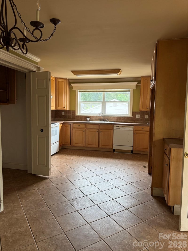 160 Stonewall Cir, Concord, NC 28027