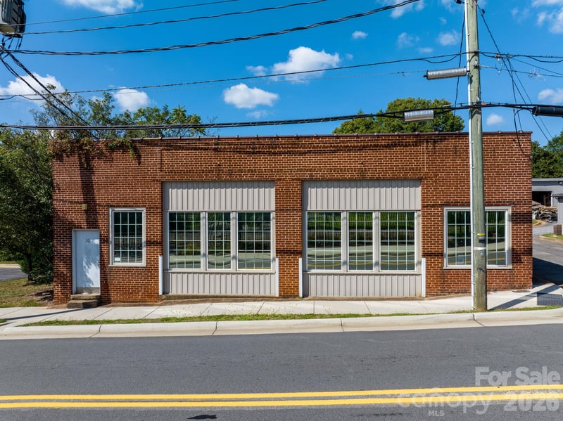 313 Main Ave NE, Hickory, NC 28601