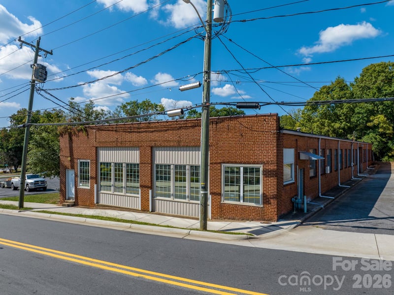 313 Main Ave NE, Hickory, NC 28601