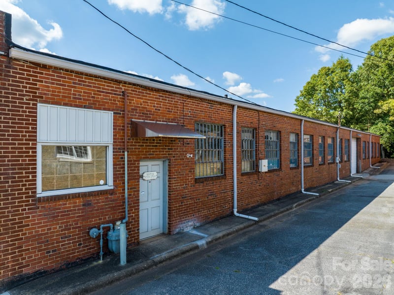 313 Main Ave NE, Hickory, NC 28601
