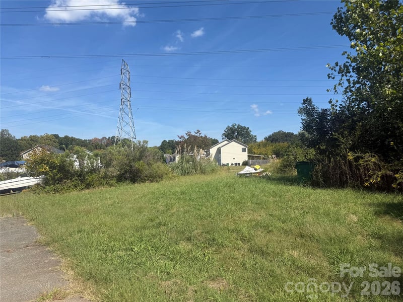 815 Oakdale Rd, Charlotte, NC 28216