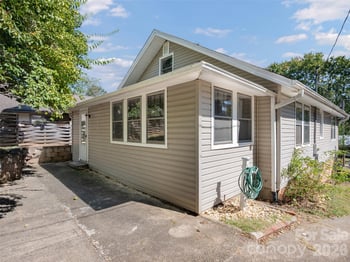 33 Madeline Ave, Asheville, NC 28806