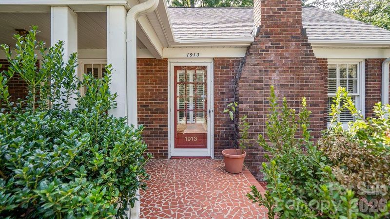 1913 Tippah Ave, Charlotte, NC 28205