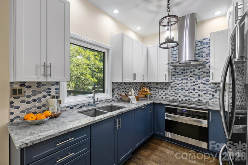 322 W 10th St, Charlotte, NC 28202