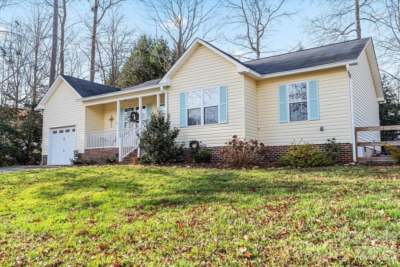 169 Meadow Glen Dr, Troutman, NC 28166