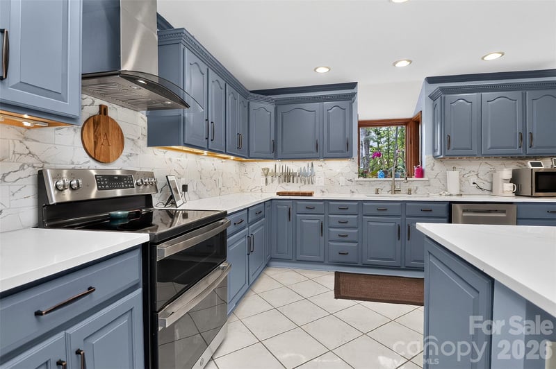525 Shoreline Dr, Lancaster, SC 29720