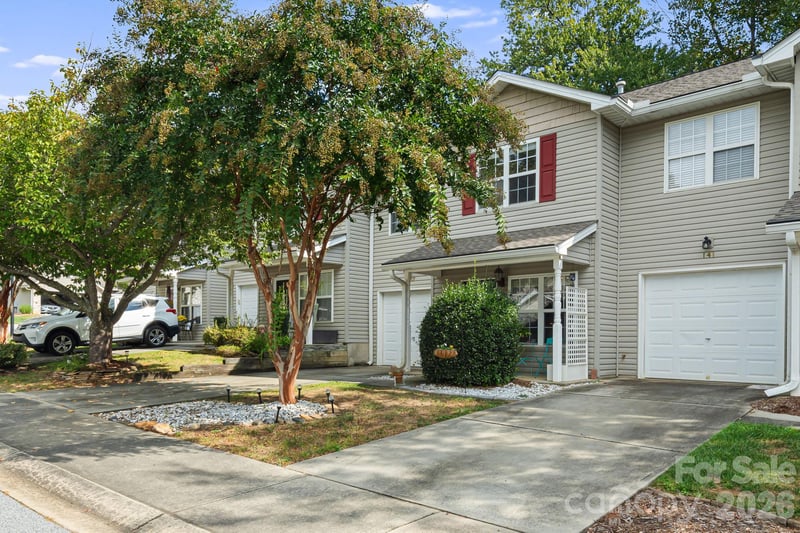 137 Wiltshire Cir, Fletcher, NC 28732