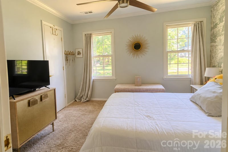 1225 E Barden Rd, Charlotte, NC 28226