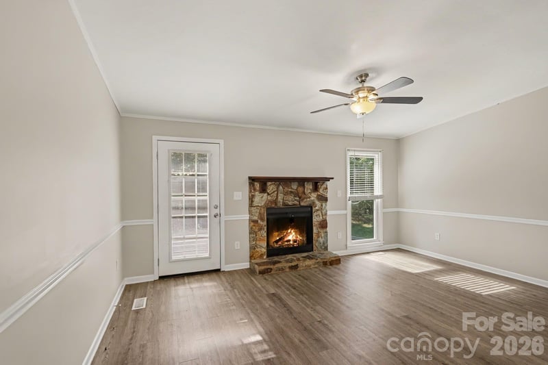 8204 Strawberry Point Dr, Charlotte, NC 28215
