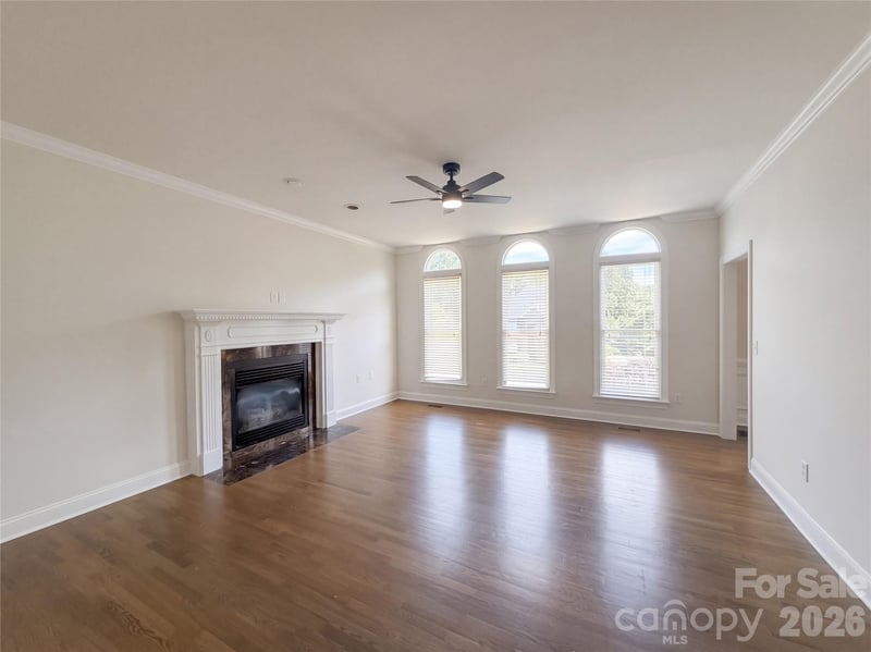 4215 3rd St NW, Hickory, NC 28601