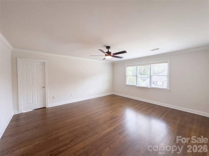4215 3rd St NW, Hickory, NC 28601