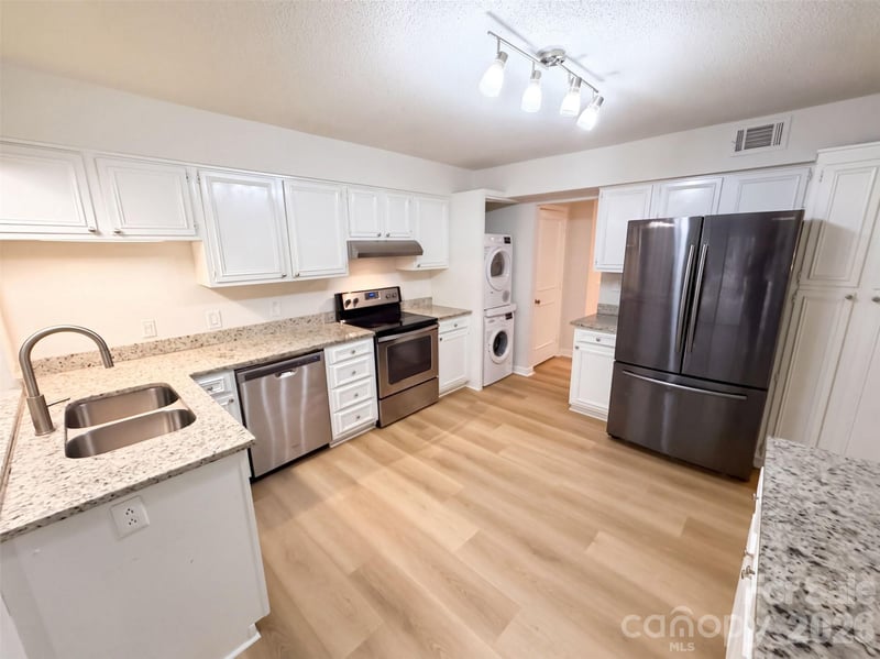 7022 Quail Hill Rd, Charlotte, NC 28210