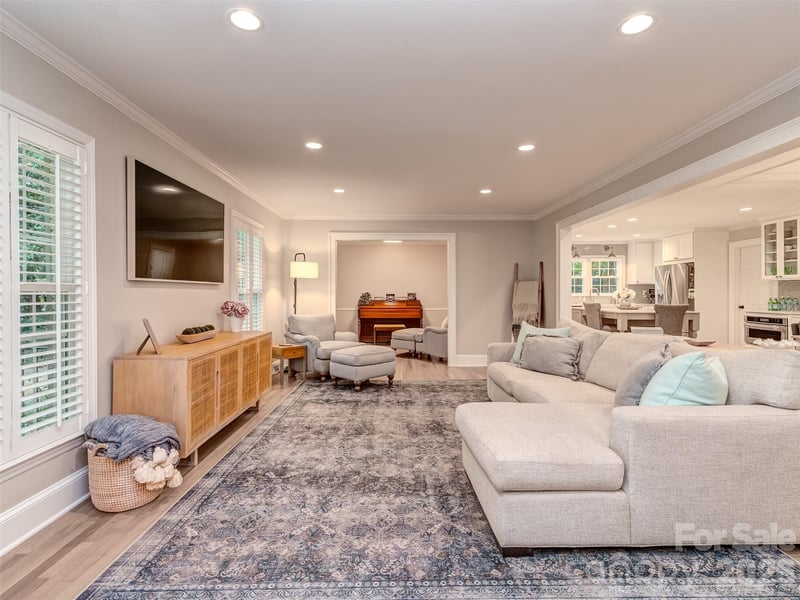 6129 Page Ct, Charlotte, NC 28270