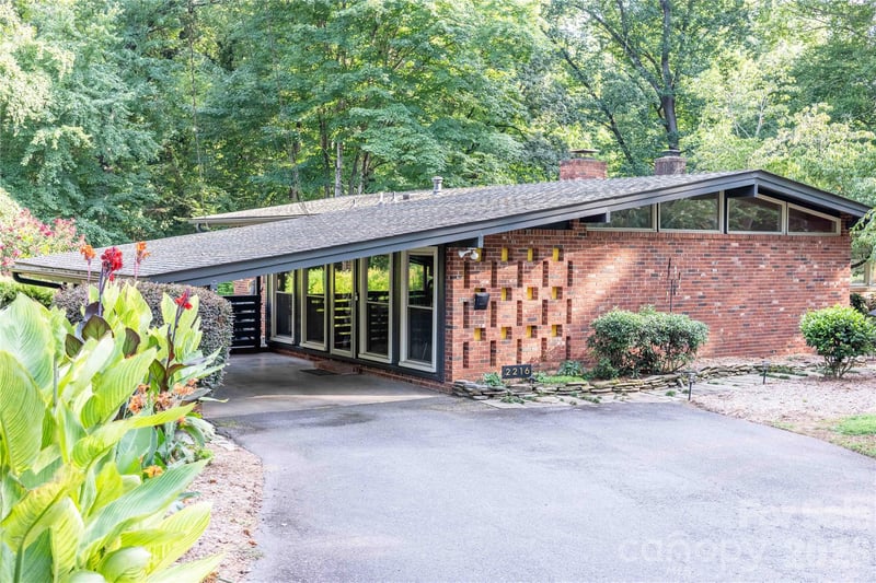 2216 Shadyview Dr, Charlotte, NC 28210