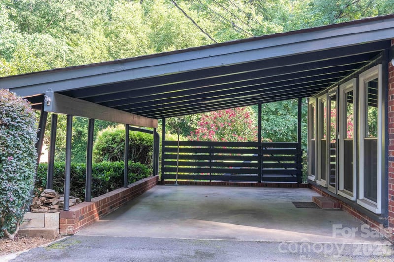 2216 Shadyview Dr, Charlotte, NC 28210