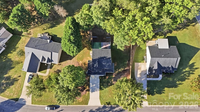 1242 Laurel Woods Dr, Gastonia, NC 28052