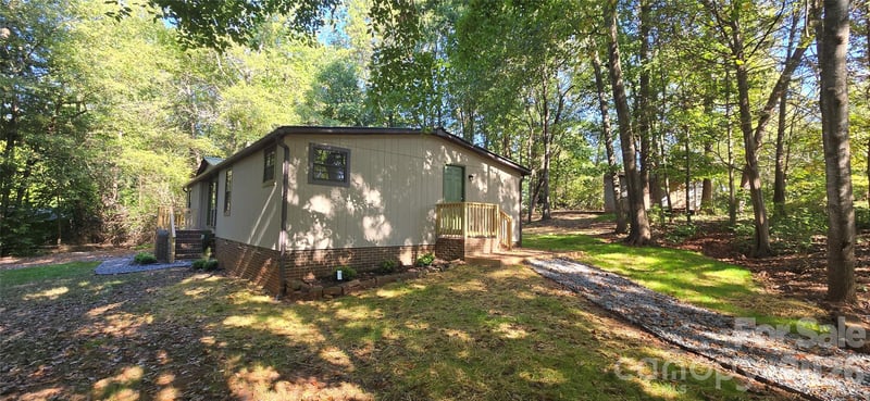 127 Louise Dr, Mooresville, NC 28115