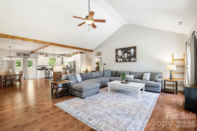 31 Willow Farm Rd, Fairview, NC 28730