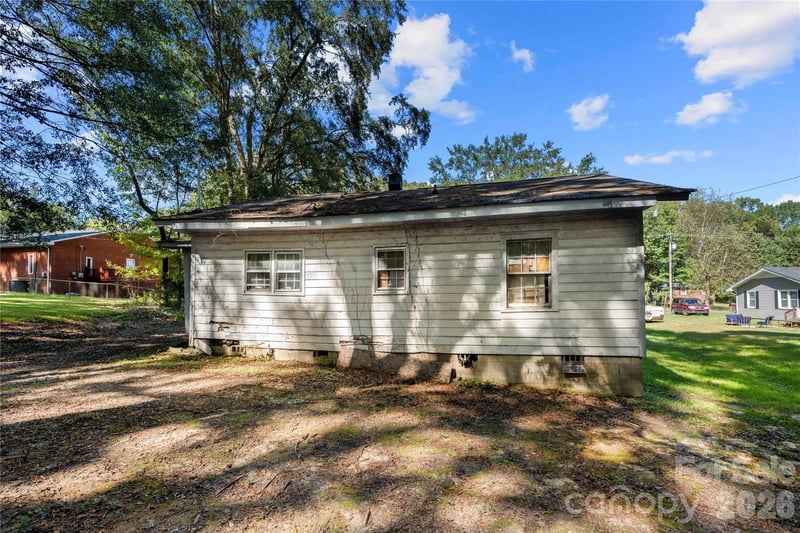 509 E Church St, Dallas, NC 28034