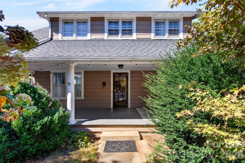 17 Darcy Ln, Asheville, NC 28804