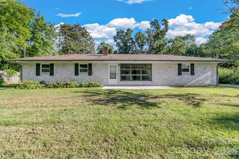 25 Hickory Tree Rd, Asheville, NC 28805