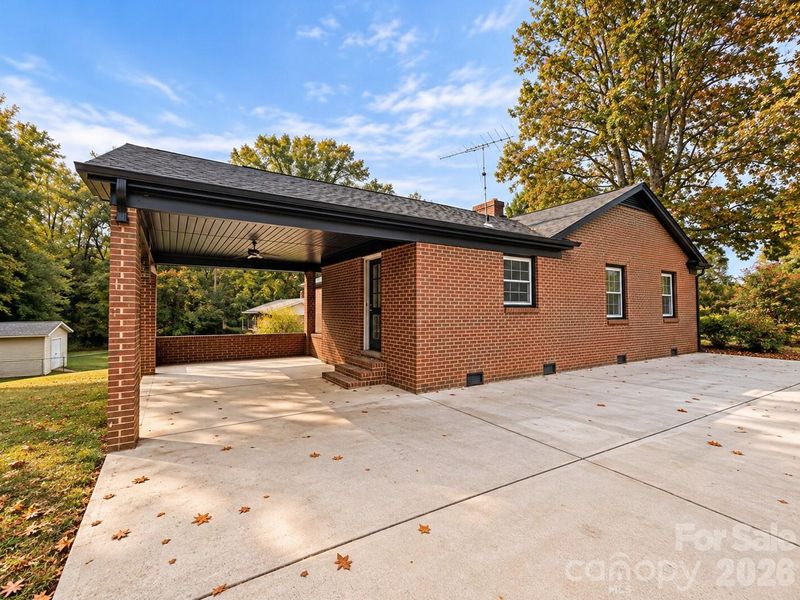 2808 28th St NE, Hickory, NC 28601