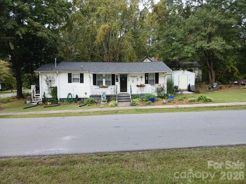 115 S Davis St, Dallas, NC 28034
