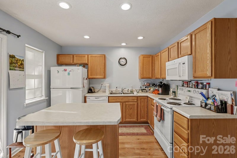 12732 Hennigan Place Ln, Charlotte, NC 28214