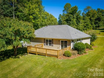 202 Hondah Rd, Brevard, NC 28712