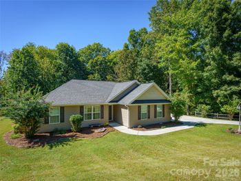 202 Hondah Rd, Brevard, NC 28712