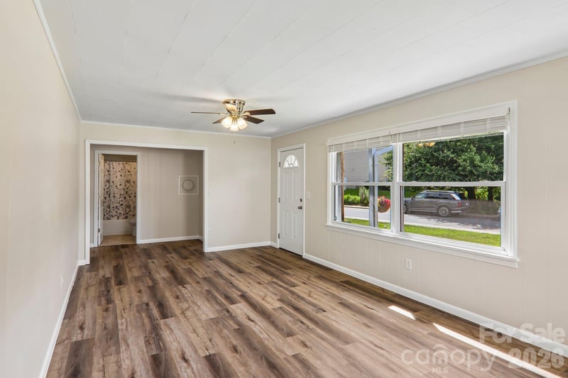 363 Killian St, Waynesville, NC 28786