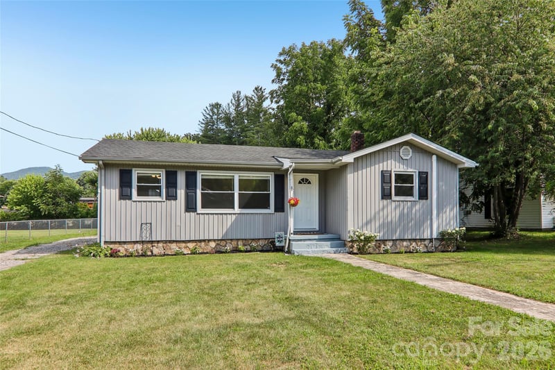 363 Killian St, Waynesville, NC 28786