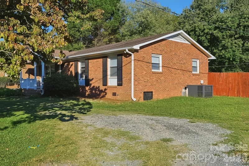1316 Mayberry Rd, Dallas, NC 28034
