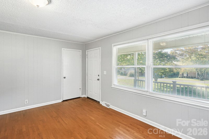 1316 Mayberry Rd, Dallas, NC 28034