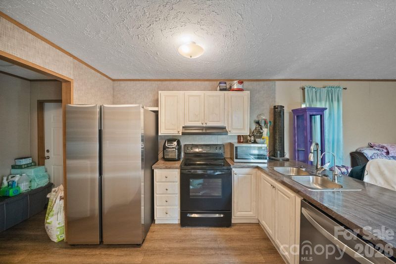 57 Willis Rd, Asheville, NC 28806