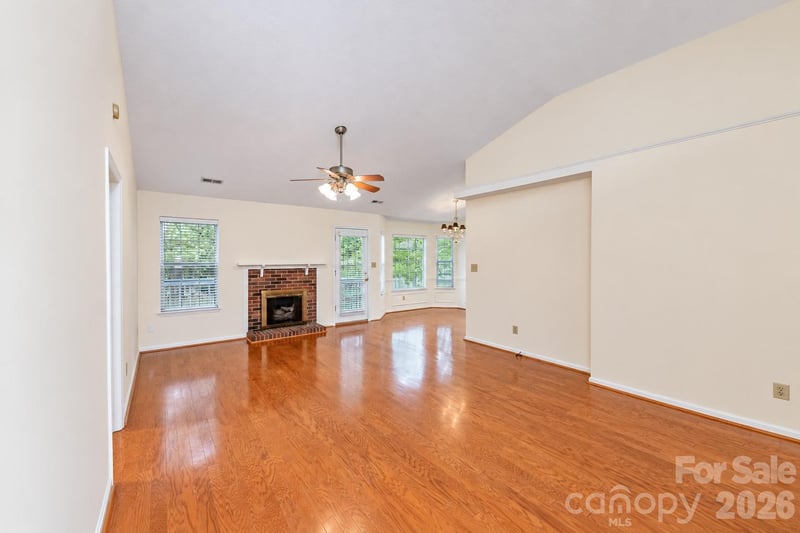 1089 Weddington Woods St NW, Concord, NC 28027
