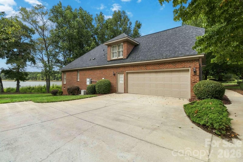 1106 Westlake Dr, Kannapolis, NC 28081