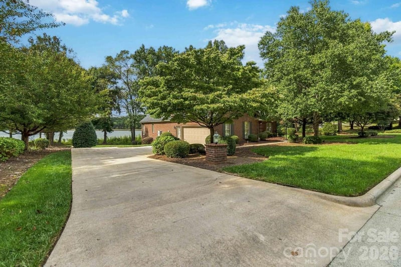 1106 Westlake Dr, Kannapolis, NC 28081