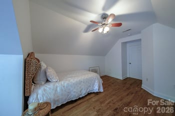 9330 Valley Rd, Charlotte, NC 28270