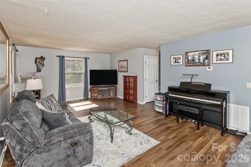 2911 Middleton Pl #32, Hendersonville, NC 28791
