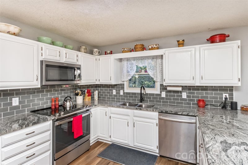 2911 Middleton Pl #32, Hendersonville, NC 28791