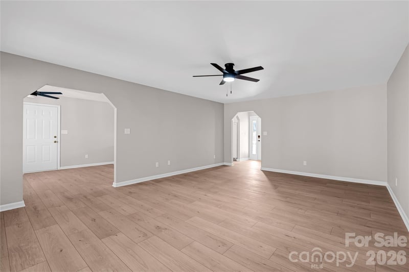 2065 Gary Ln, Hickory, NC 28602