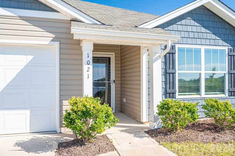 1021 Foxberry Ln, Maiden, NC 28650