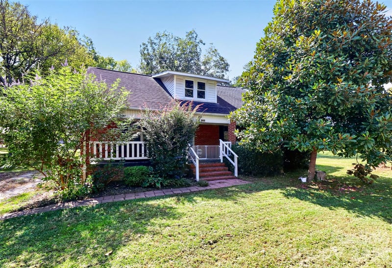 8512 E Franklin St, Mount Pleasant, NC 28124