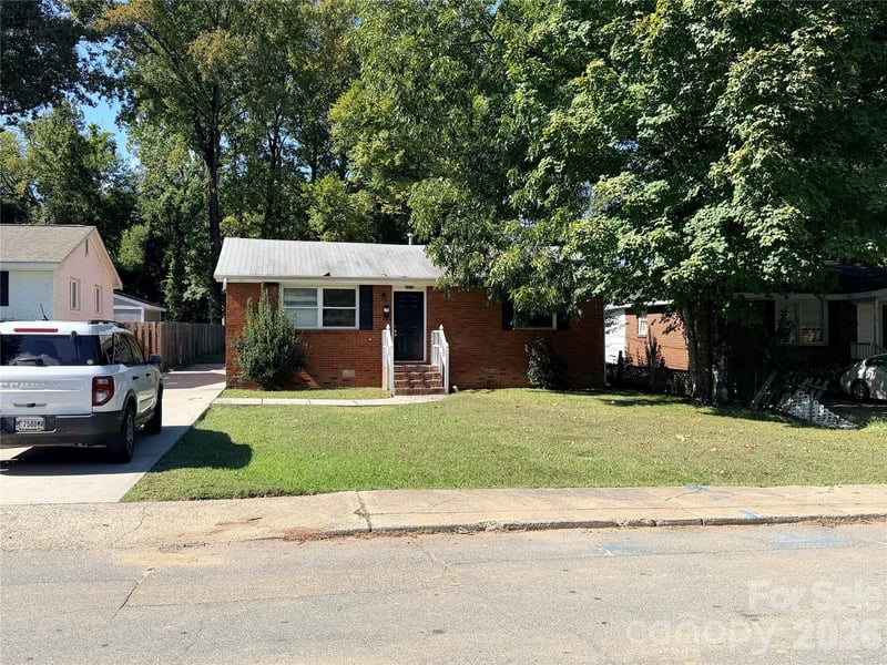 2516 Finchley Dr, Charlotte, NC 28215
