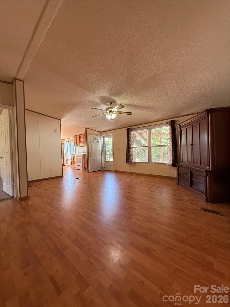 97 Fair Haven Dr, Burnsville, NC 28714
