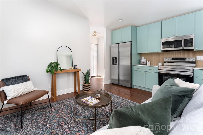 22 Crestfield Ave, Asheville, NC 28804