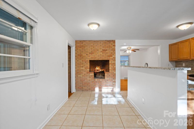 32 Oak Forest Dr, Asheville, NC 28803